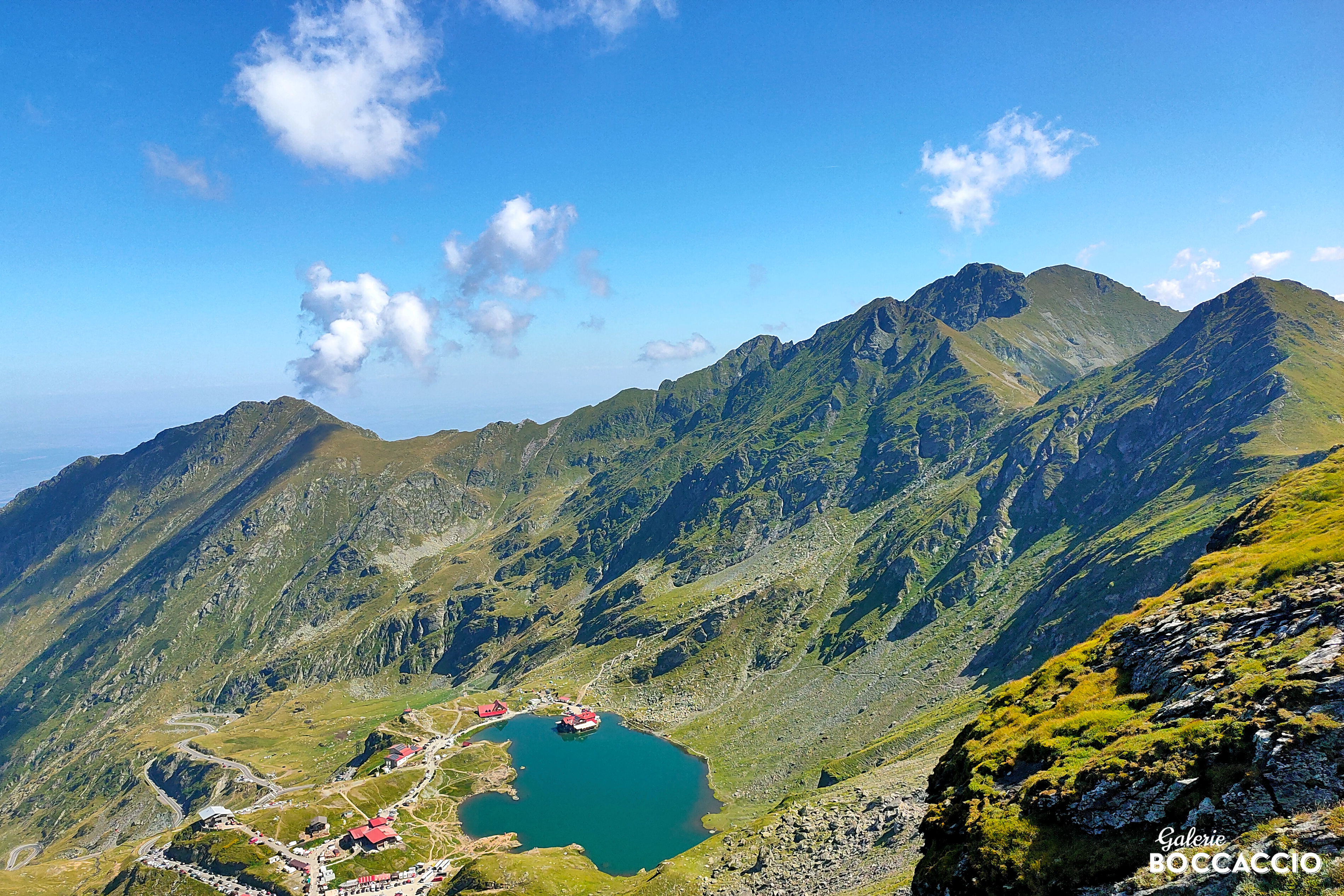 Jezero Bâlea je jezero ledovcového původu.
