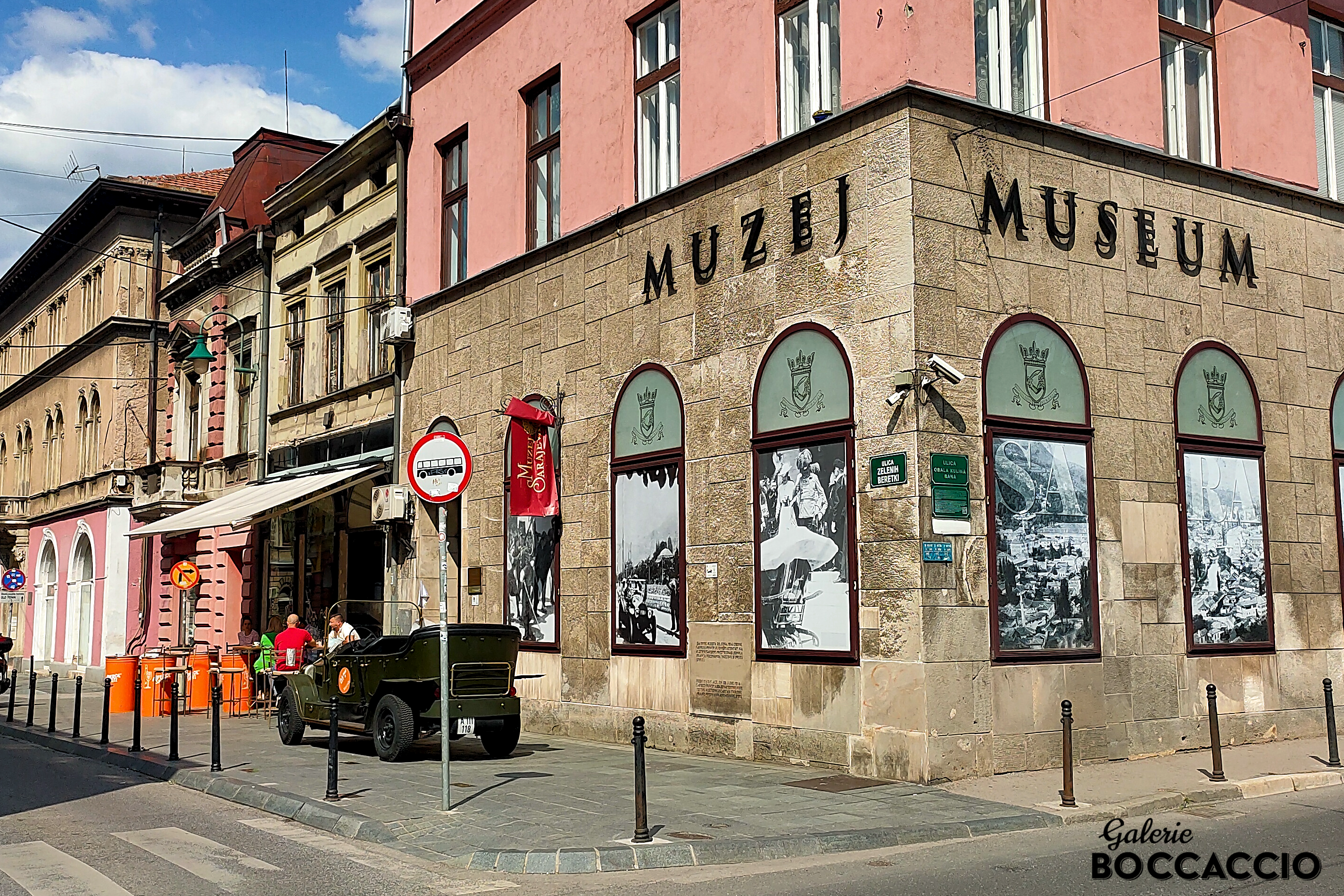 Nároží v Sarajevu, kde začala první světová válka – zde byl v roce 1914 zastřelen následník trůnu František Ferdinand d'Este.